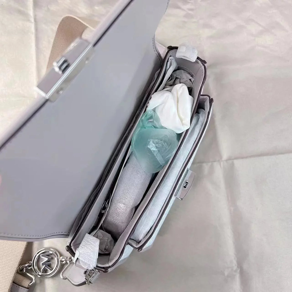 MICHAEL KORS 30S1S2BM2B BRADSHAW MEDIUM LOGO MESSENGER BAG OPT/PGREY